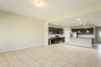 8811 Palmetto Pk in Converse, TX - Building Photo - Building Photo