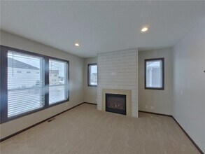 16043 Estate Ln in Lakeville, MN - Building Photo - Building Photo