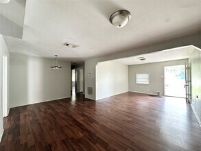 11715 Almeda Genoa Rd in Houston, TX - Building Photo - Building Photo