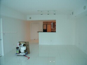 325 S Biscayne Blvd, Unit 921 in Miami, FL - Building Photo - Building Photo