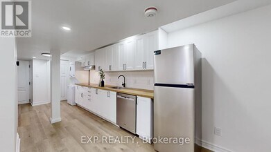 1121 Foxglove Pl in Mississauga, ON - Building Photo - Building Photo