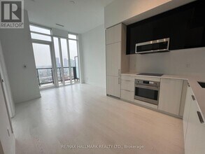 308-3308 Jarvis St in Toronto, ON - Building Photo - Building Photo
