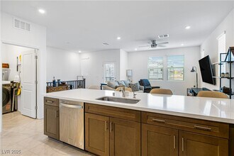 357 Ukelele Pl in Henderson, NV - Building Photo - Building Photo