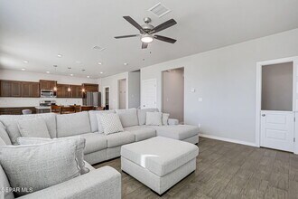 13130 Oakhampton Ave in El Paso, TX - Building Photo - Building Photo