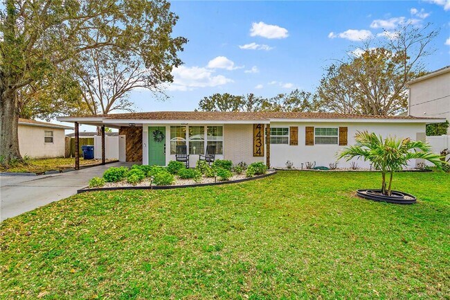 property at 4434 W Fairview Heights