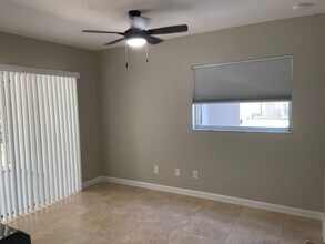 608 SE 46th Ln in Cape Coral, FL - Building Photo - Building Photo