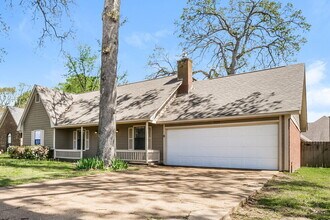 7352 Alexander Rd in Olive Branch, MS - Foto de edificio - Building Photo