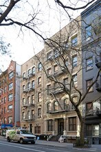 304 West 21st Street in New York, NY - Building Photo - Building Photo