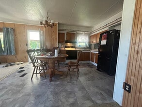 35250 Hull Rd in Salineville, OH - Building Photo - Building Photo