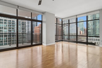1322 S Prairie Ave in Chicago, IL - Building Photo - Building Photo