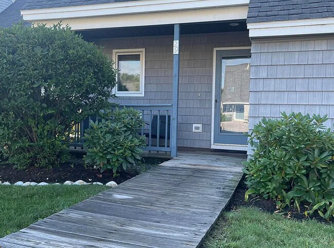 146 W Grand Ave in Old Orchard Beach, ME - Building Photo - Building Photo