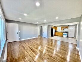 30 Cottage Pl in Garfield, NJ - Building Photo