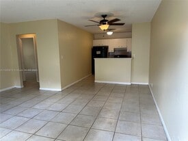 5315 NW 22nd St in Lauderhill, FL - Building Photo