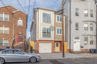 241 S 11th St in Newark, NJ - Building Photo - Building Photo