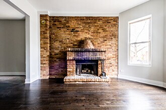 1435 N Washtenaw Ave, Unit 1 in Chicago, IL - Foto de edificio - Building Photo