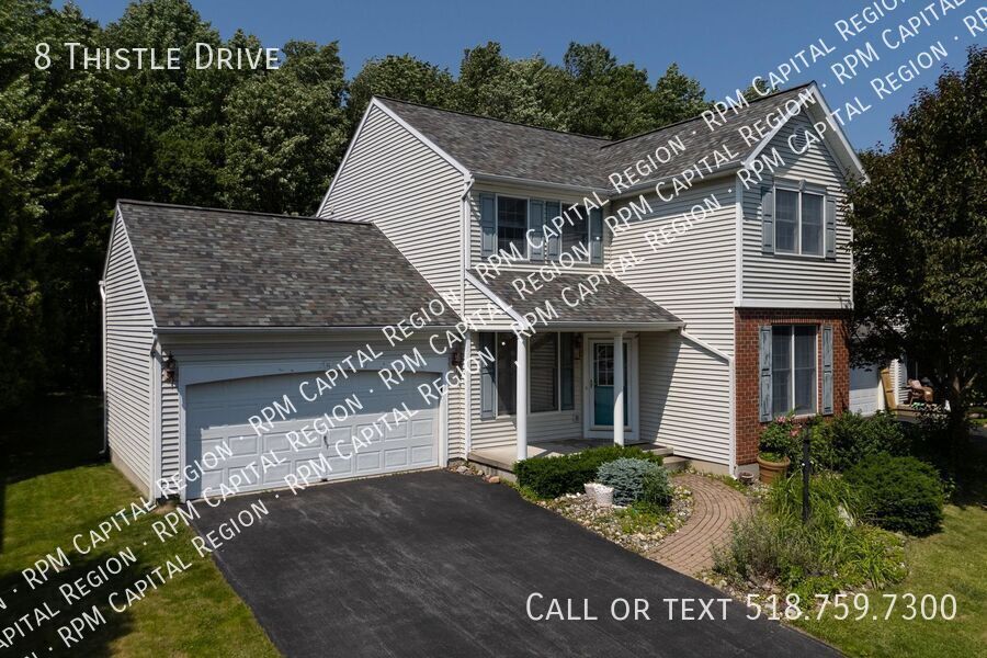 8 Thistle Dr in Ballston Spa, NY - Building Photo