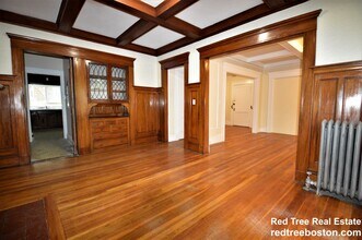141 Fuller St, Unit 1 in Brookline, MA - Foto de edificio - Building Photo