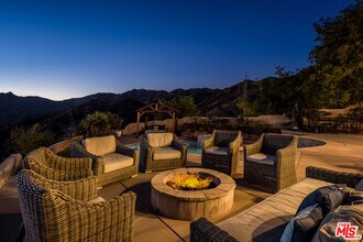 33310 Hassted Dr in Malibu, CA - Building Photo - Building Photo