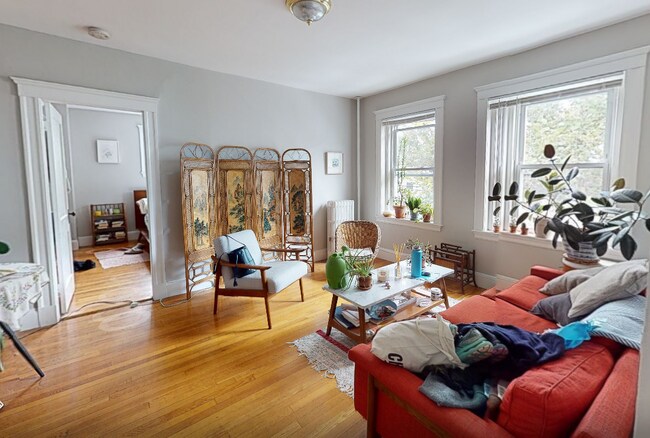 1 Gray St, Unit 4 in Cambridge, MA - Foto de edificio - Building Photo