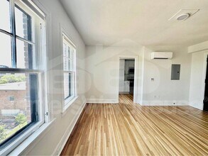 2225 Grand Ave in Des Moines, IA - Foto de edificio - Building Photo