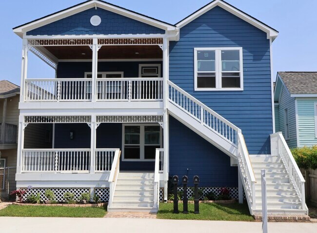 1110 Avenue K, Unit Rear House in Galveston, TX - Foto de edificio - Building Photo