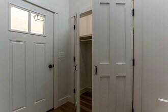 15 Cedar Point Rd in Durham, NH - Foto de edificio - Building Photo