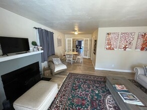3090 Grand View Ave in Oroville, CA - Building Photo - Building Photo