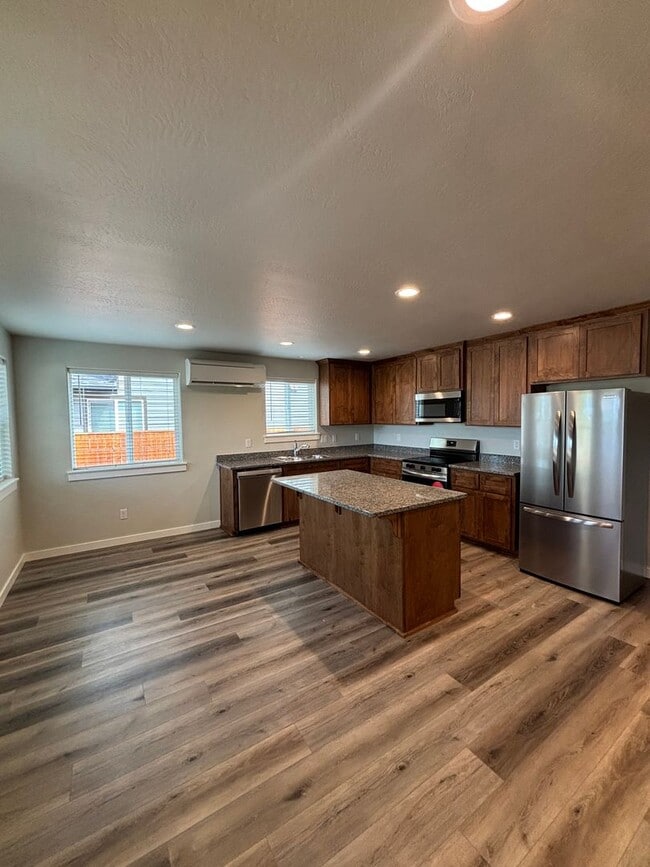 4738 Gebhard Rd-Unit -4738 in Central Point, OR - Building Photo - Building Photo