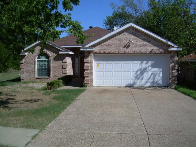 8112 Gibbs Dr in White Settlement, TX - Building Photo