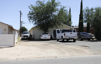 16585 Vine St in Hesperia, CA - Building Photo