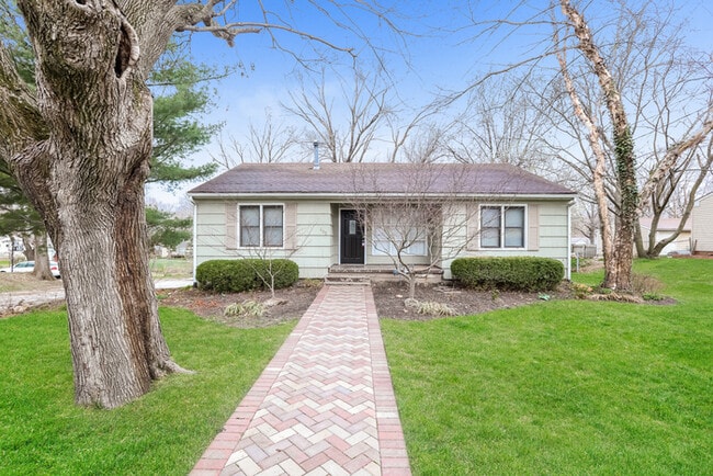 property at 405 SW 17th St
