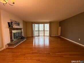 32 Upper Pattagansett Rd in East Lyme, CT - Building Photo - Building Photo