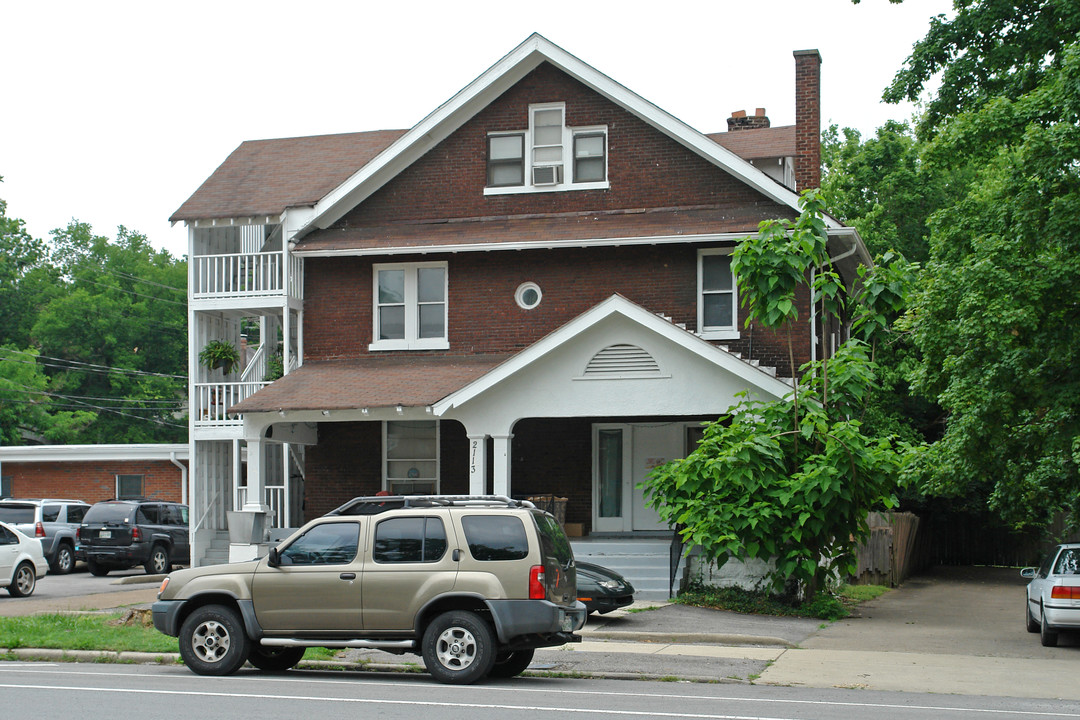 2113 Belmont Blvd in Nashville, TN - Foto de edificio