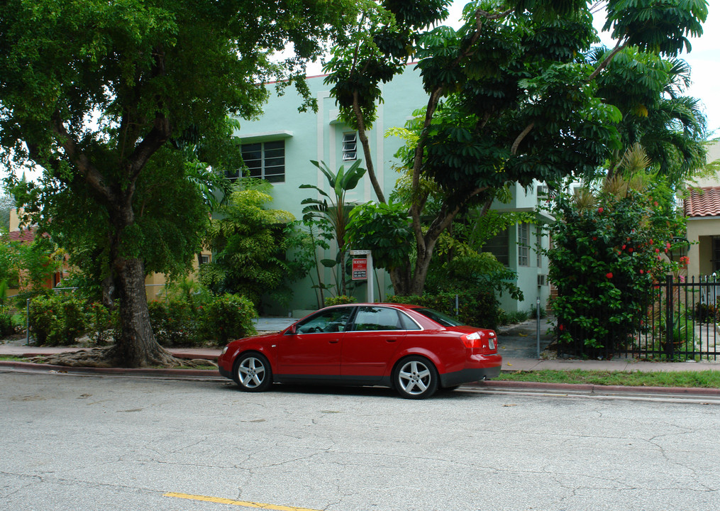 725 Lenox Ave in Miami Beach, FL - Building Photo