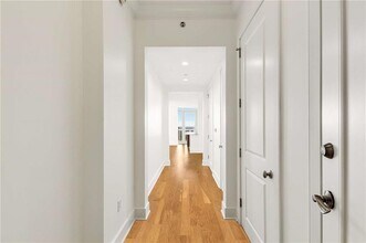 3630 Peachtree Rd in Atlanta, GA - Building Photo - Building Photo