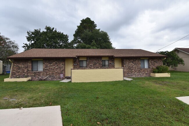 property at 165 S Lakeview Dr