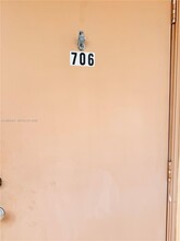 609 NE 14th Ave in Hallandale Beach, FL - Building Photo - Building Photo