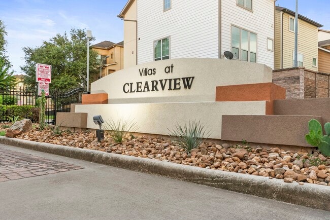 property at 3334 Clearview Villa Way