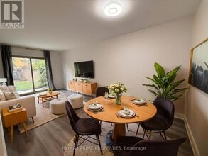 17 Debden Rd in Markham, ON - Building Photo - Building Photo