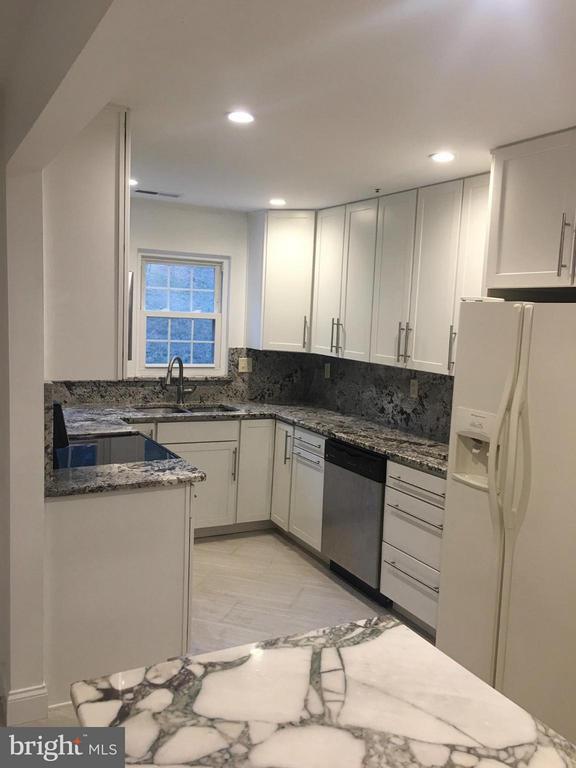 8390 Montgomery Run Rd in Ellicott City, MD - Building Photo - Building Photo