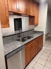 281 Juana Ave, Unit 309 in San Leandro, CA - Building Photo - Building Photo