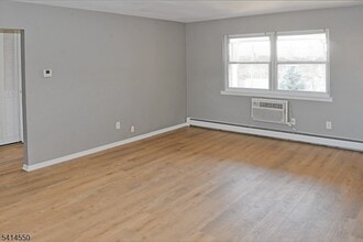 191 N Beverwyck Rd in Parsippany Troy Hills, NJ - Building Photo - Building Photo