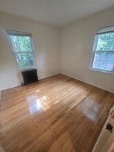 98 I U Willets Rd in Albertson, NY - Building Photo - Building Photo