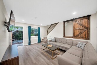 4338 Beagle St in Los Angeles, CA - Building Photo - Building Photo