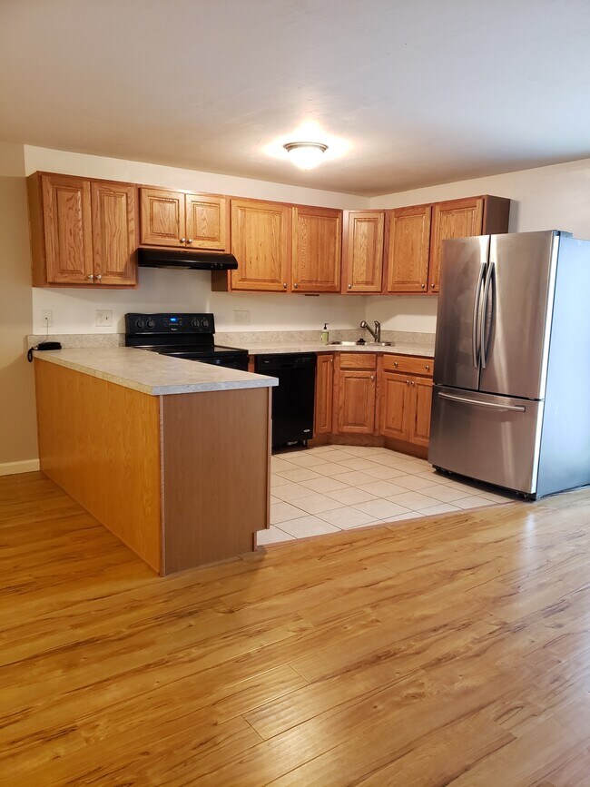 71 Edgeworth St, Unit 5 in Worcester, MA - Building Photo - Building Photo