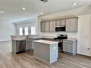 5304 Winding Strm Dr in Rosenberg, TX - Foto de edificio - Building Photo