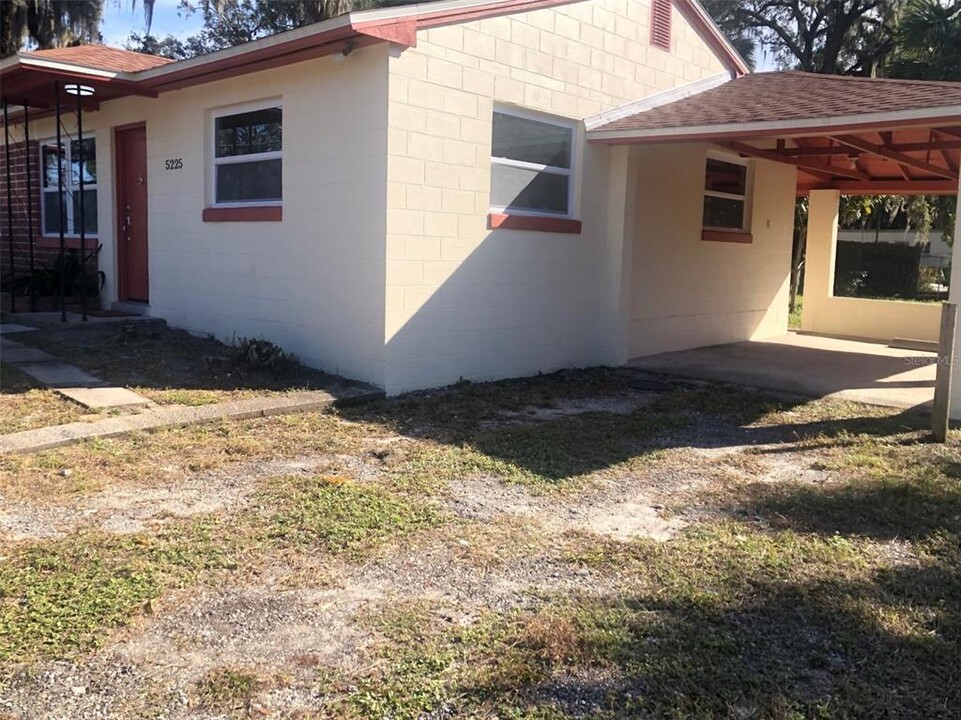 5225 N Ronald Reagan Blvd in Sanford, FL - Building Photo