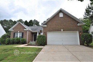 5715 Branthurst Dr in Charlotte, NC - Building Photo