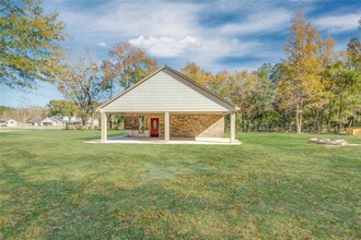 47 Blue Lake Dr in Huffman, TX - Building Photo - Building Photo