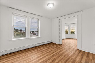 1220 State St in Bridgeport, CT - Building Photo - Building Photo